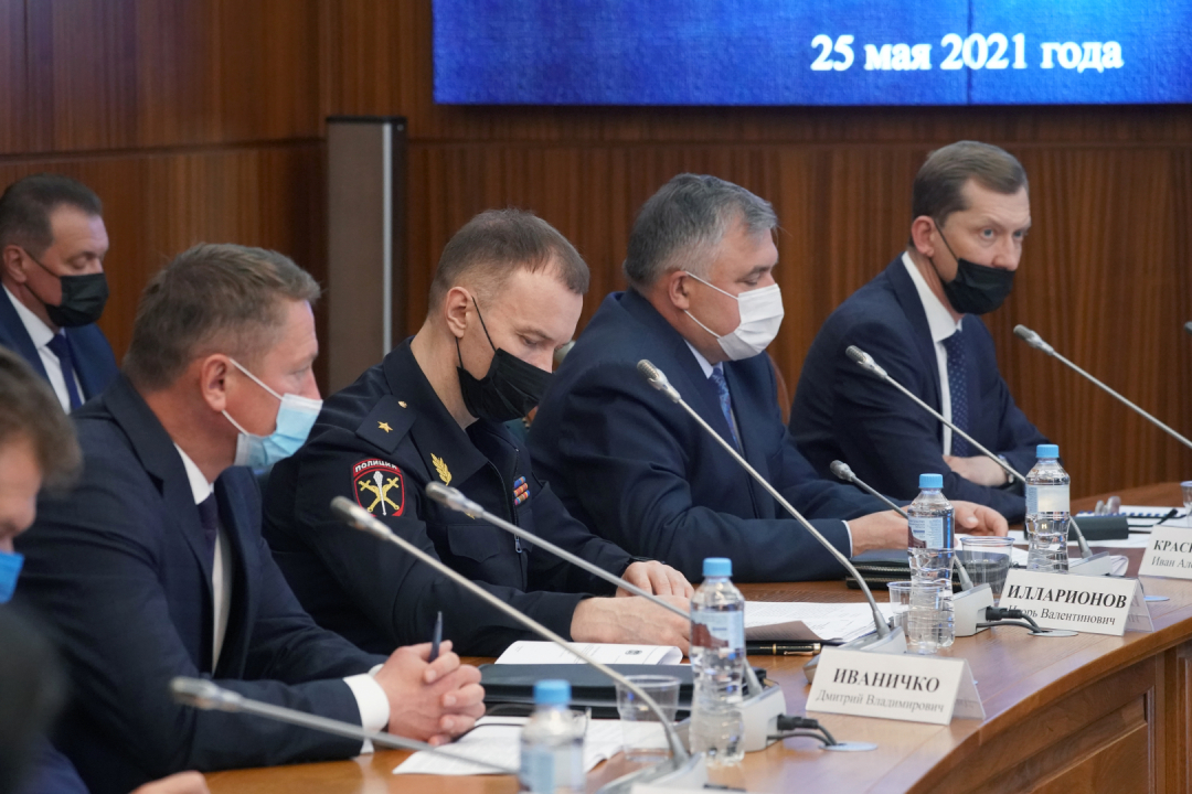 В региональном правительстве обсудили дополнительные меры по нейтрализации террористических угроз на объектах образования