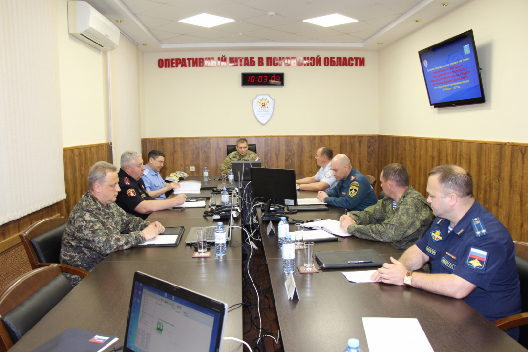 Руководитель оперативного штаба доводит до членов Штаба  информацию о развитии оперативной обстановки