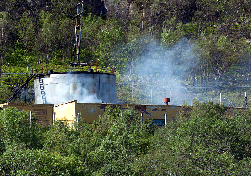 Имитация пожара после условного взрыва резервуаров с мазутом