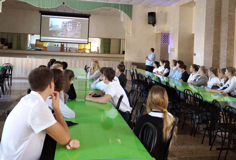 В Севастополе полицейские обучают школьников методам противодействия экстремизму