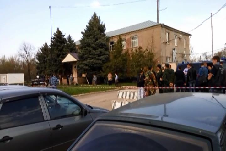 На месте взрывов в Ставрополье работают  подразделения ФСБ, МВД и МЧС России