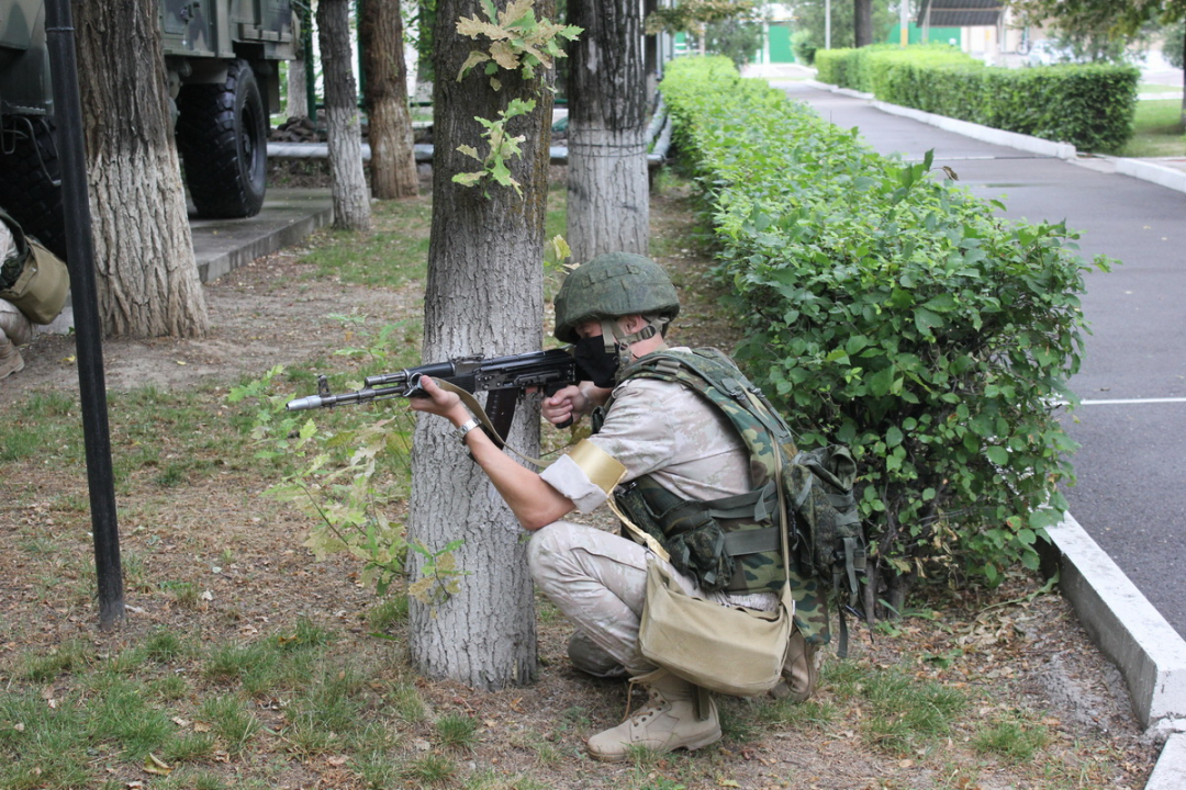 Российские военнослужащие провели учения по антитеррору в Киргизии