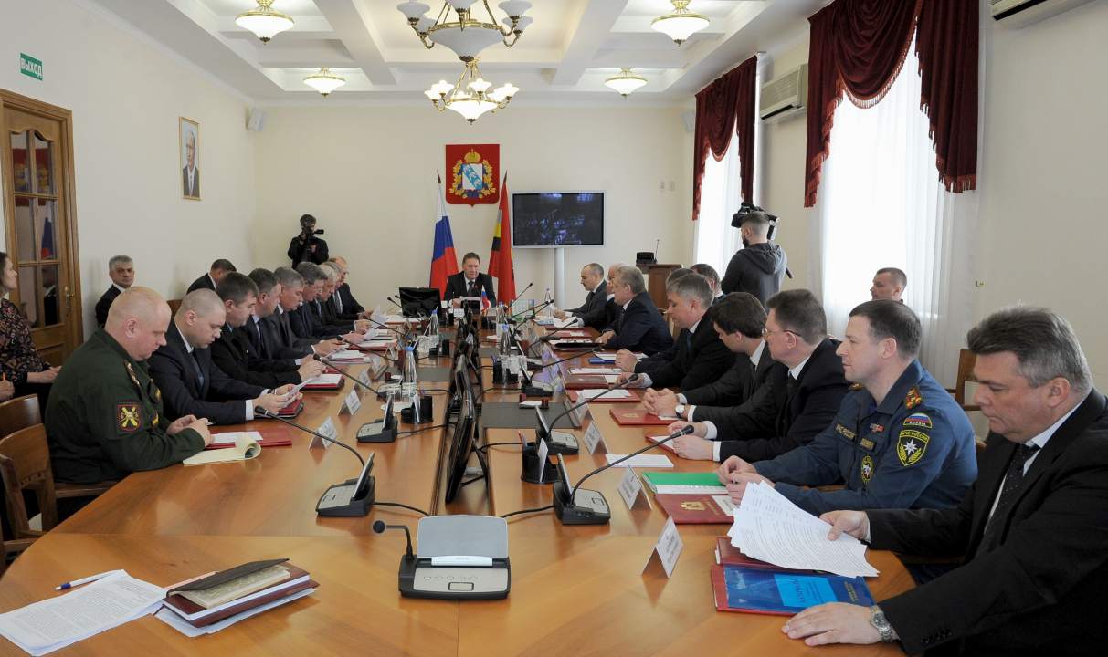 Заседание антитеррористической комиссии под председательством губернатора Курской области Александра Михайлова