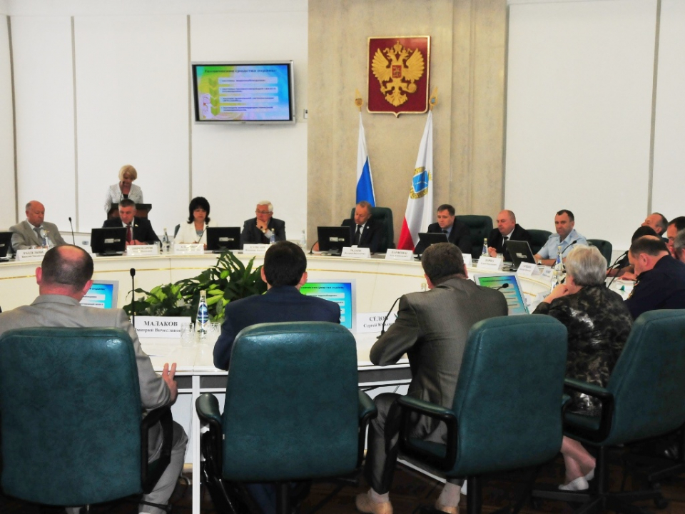 Совместное заседание антитеррористической комиссии и оперативного штаба в Саратовской области