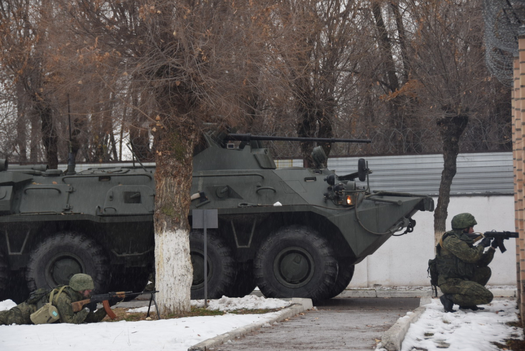 Подразделение антитеррора отразило условное нападение на российскую военную базу в Киргизии