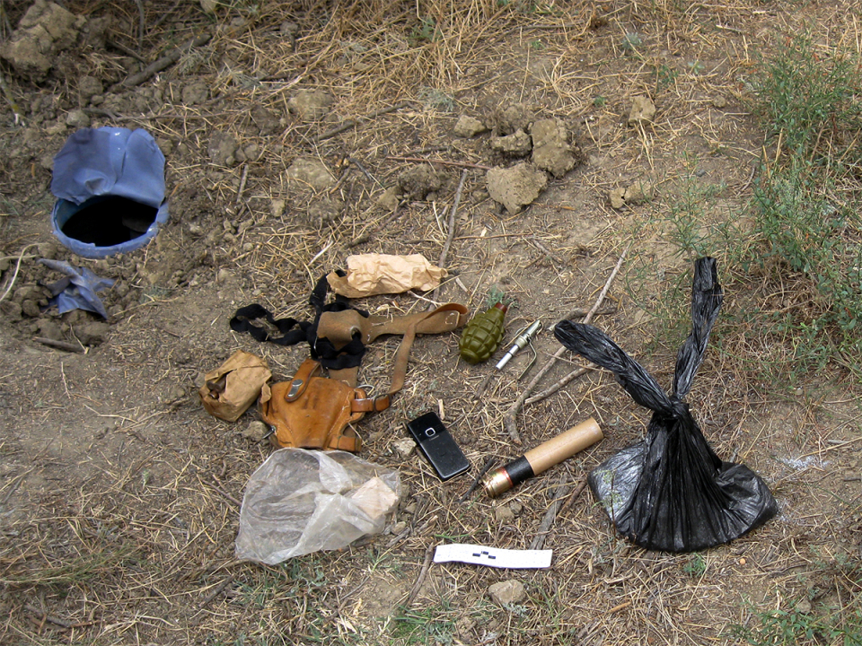 В Дагестане обнаружен бандитский тайник, обезврежено самодельное взрывное устройство