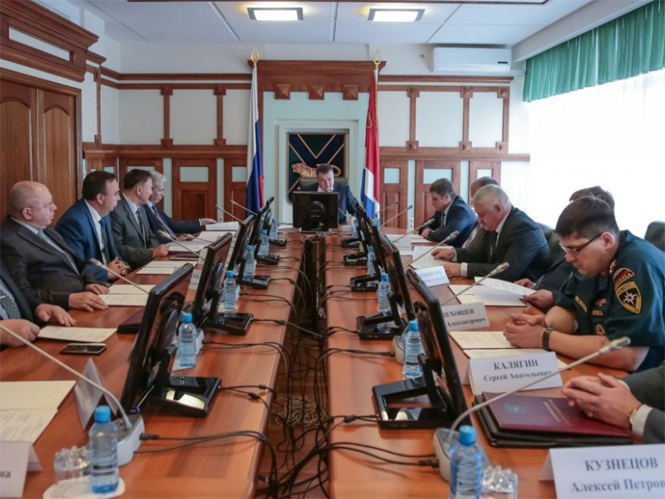 Губернатор Приморья Владимир Миклушевский провел внеочередное заседание антитеррористической комиссии Приморского края