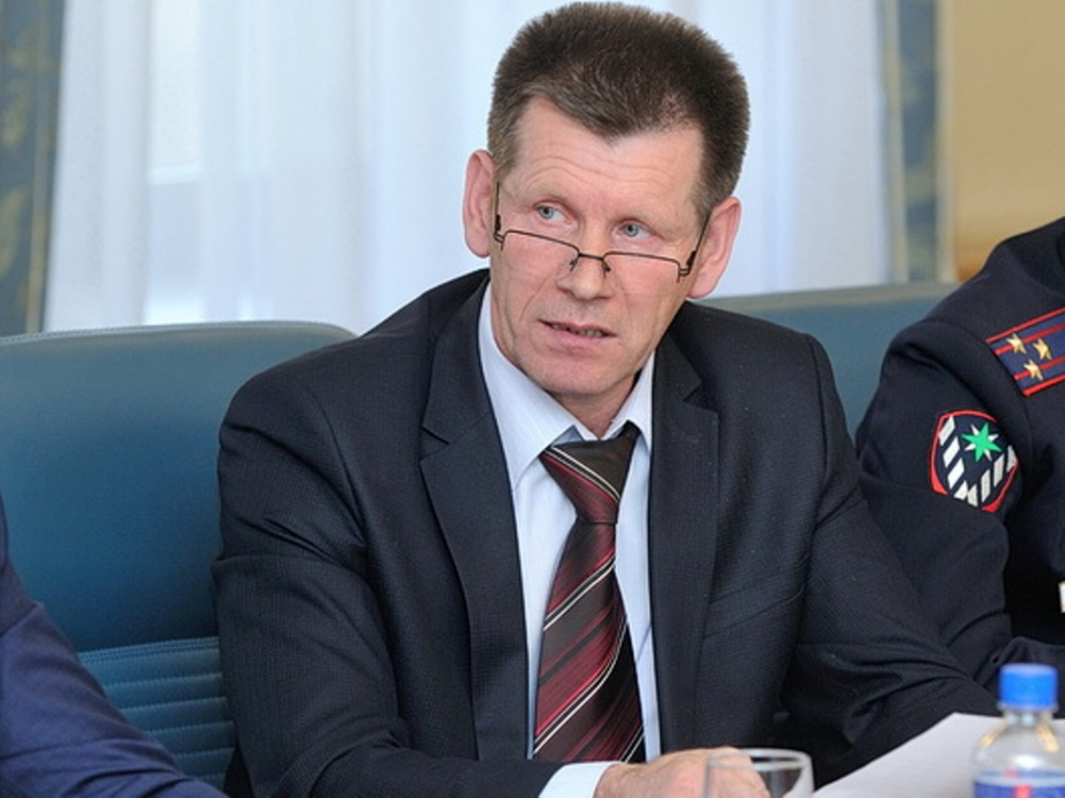 Выступает глава муниципального образования «Алнашский район» - председатель муниципальной АТК В. Бобров