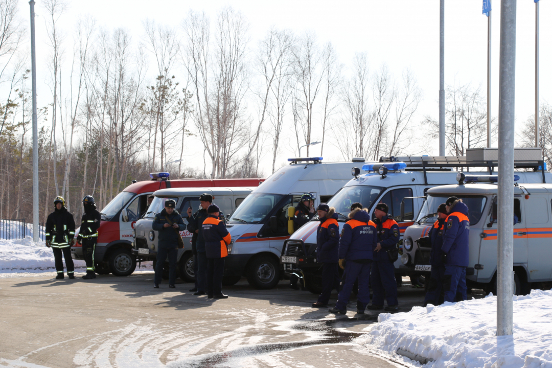 Прибытие сил и средств оперативного штаба в Сахалинской области на место происшествия