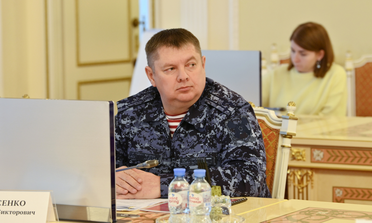 Дмитрий Артюхов поручил усилить безопасность в летних пришкольных лагерях 