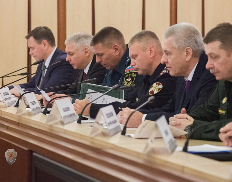 Александр Усс обсудил с членами региональной антитеррористической комиссии вопросы обеспечения безопасности в день выборов Президента России