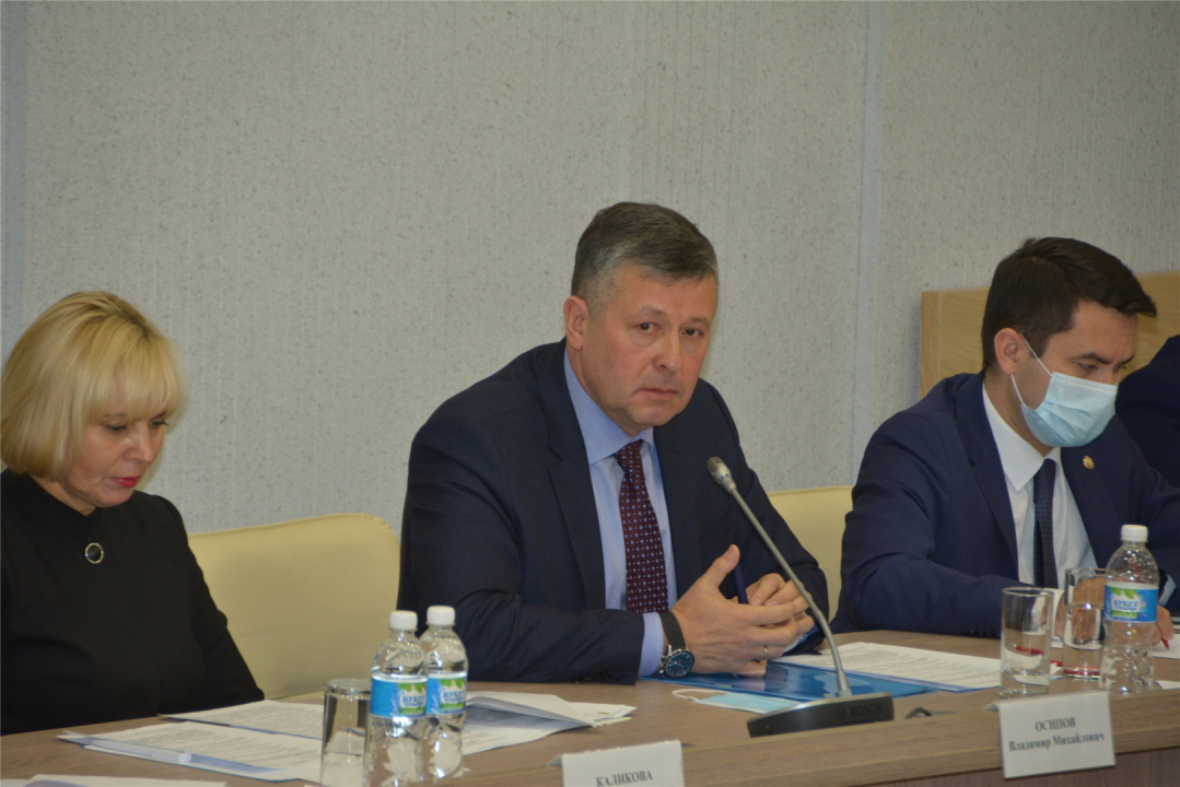 Заслушивается министр транспорта и дорожного хозяйства Чувашской Республики Осипов Владимир Михайлович.