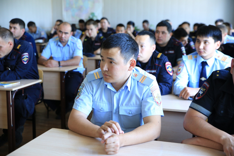 Общественники Якутии и слушатели Центра профессиональной подготовки обсудили вопросы профилактики экстремизма и терроризма