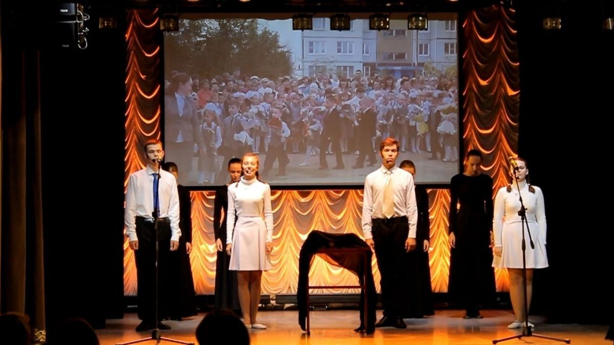 В Ленинградском областном колледже культуры и искусства проведена поэтическая театрализованная акция ко Дню солидарности в борьбе с терроризмом «Эта память - наша совесть»