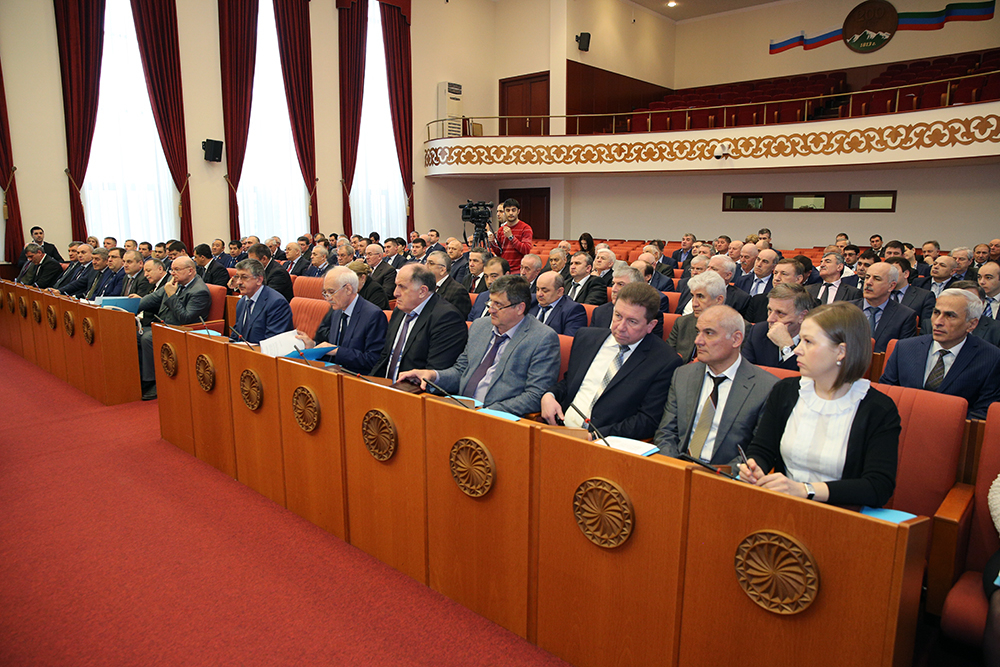 Члены правительства Республики Дагестан на заседании антитеррористической комиссии