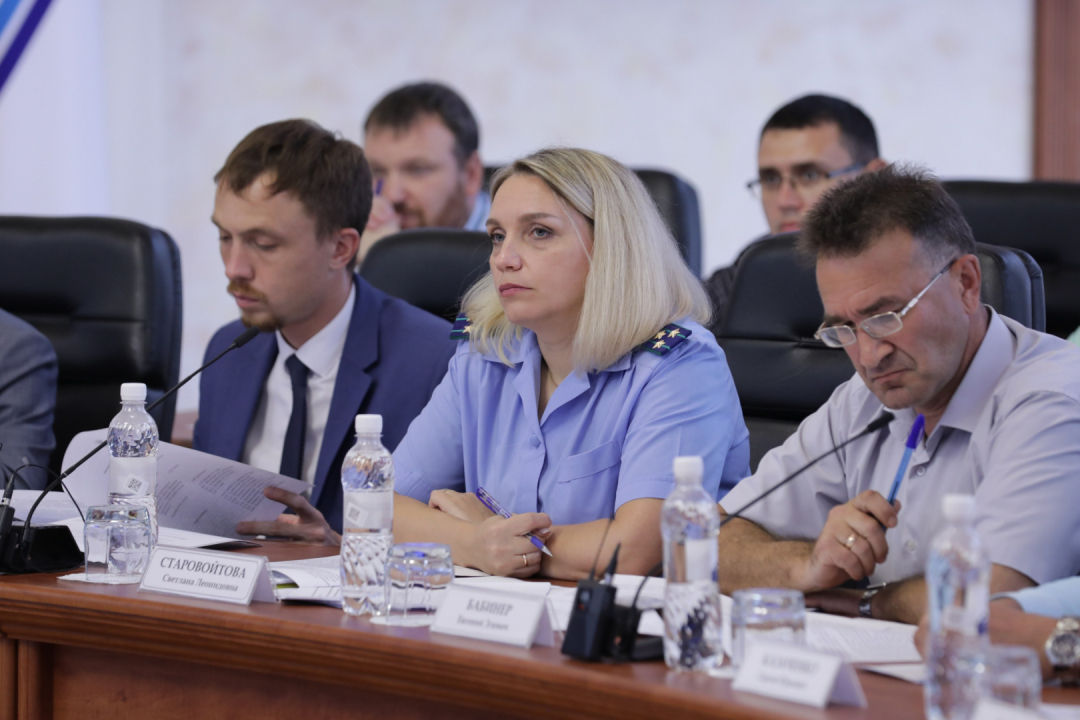 Безопасность учреждений образования и культуры обсудили на совместном заседании антитеррористической комиссии и оперативного штаба в Еврейской автономной области