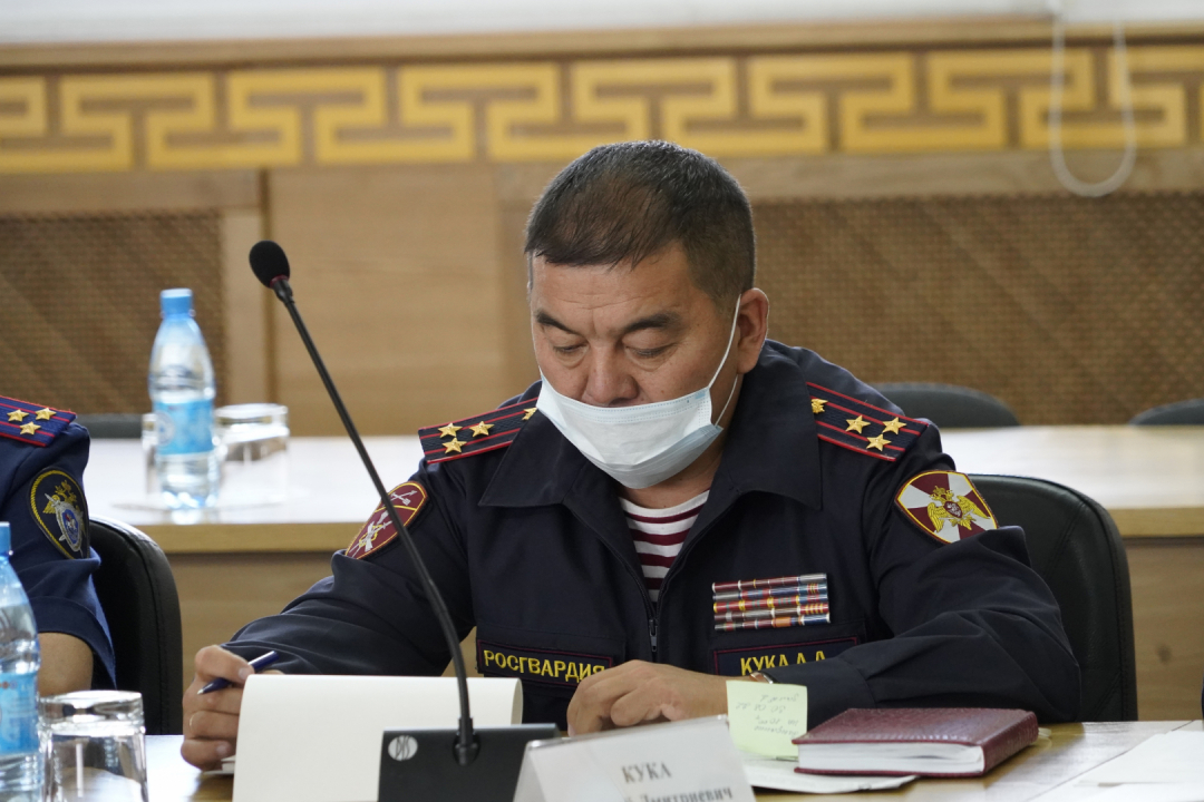 Совместное заседание антитеррористической комиссии и оперативного штаба проведено в Республике Калмыкия
