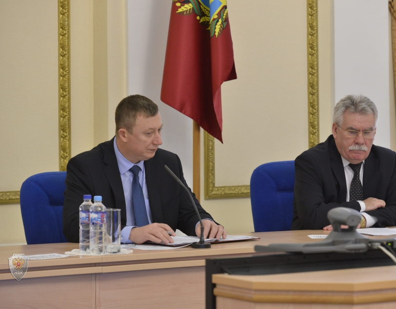 В Овальном зале Правительства Брянской прошло совместное заседание антитеррористической комиссии и оперативного штаба в Брянской области