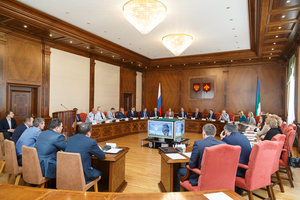 Глава Республики Коми Сергей Гапликов провёл плановое заседание Антитеррористической комиссии