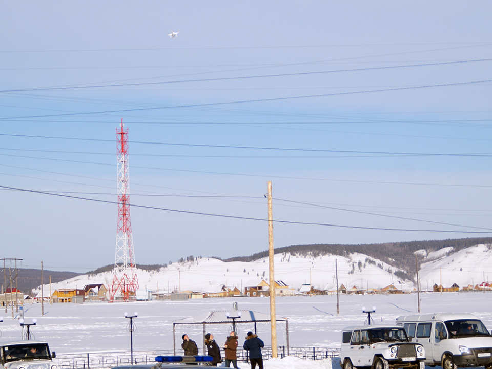 Осуществлен запуск квадрокоптера ГУ МЧС России по Республике Саха (Якутия), который позволяет осуществлять наблюдение за действиями «террористов».