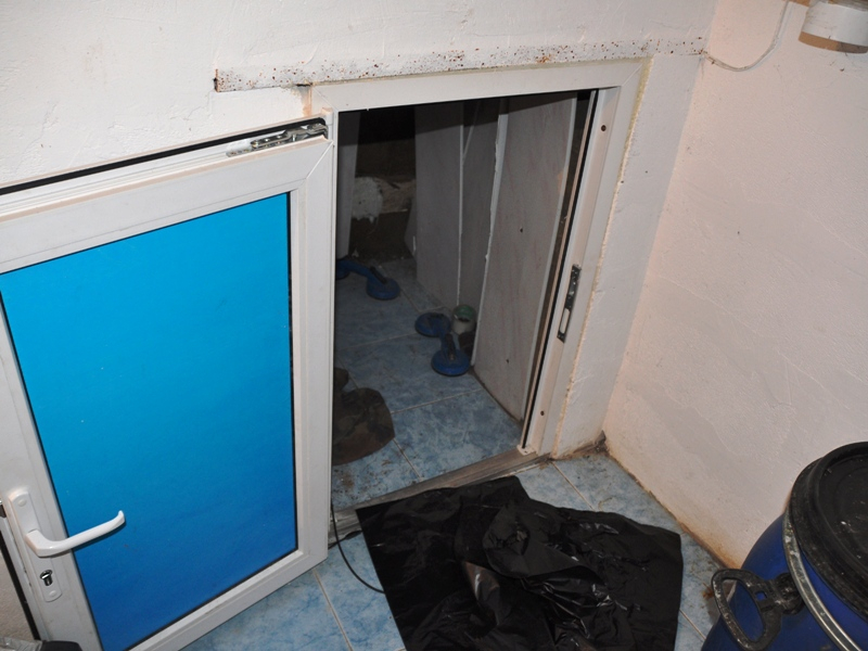 В Ингушетии обнаружен бандитский бункер, оборудованный под лабораторию по изготовлению СВУ