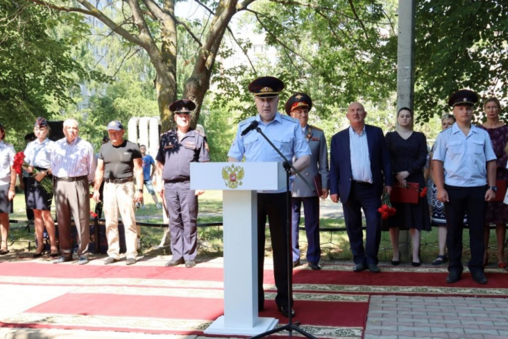 В Нижнем Новгороде проведен памятный митинг в честь подвига Героя России Евгения Шнитникова