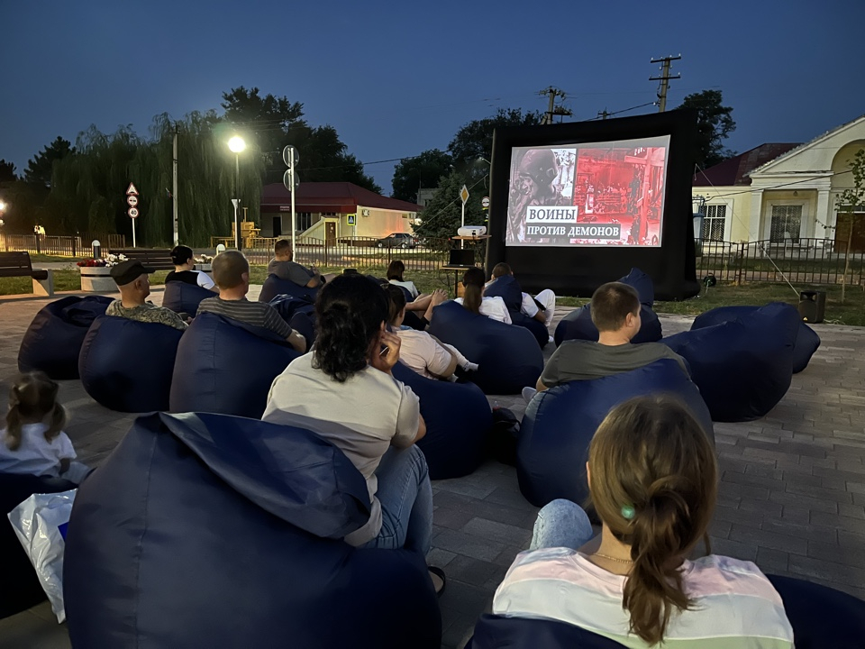 Премьера антитеррористического фильма прошла в селе Новоселицком