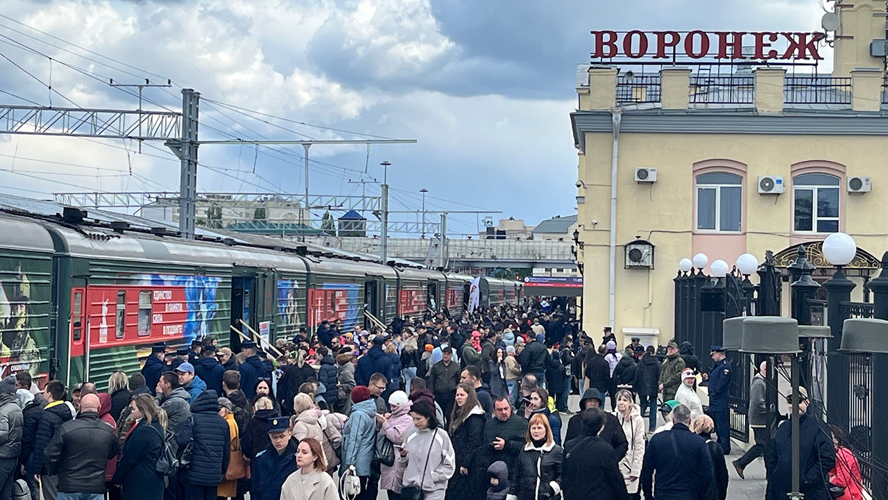В рамках акции «Единство в памяти. Сила в подвиге!» в Воронеж прибыл агитационный поезд-музей МО РФ