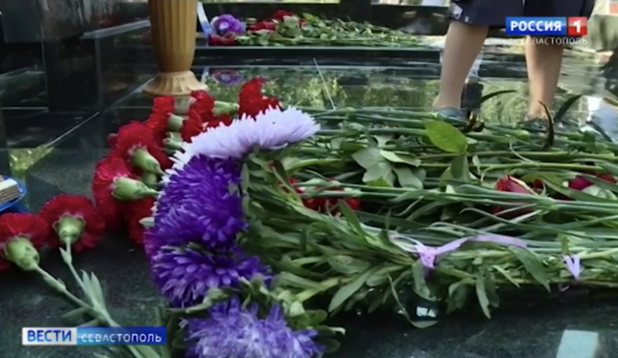 В Севастополе проведено траурное мероприятие, посвященное памяти сотрудников спецподразделений, погибших при исполнении служебного долга
