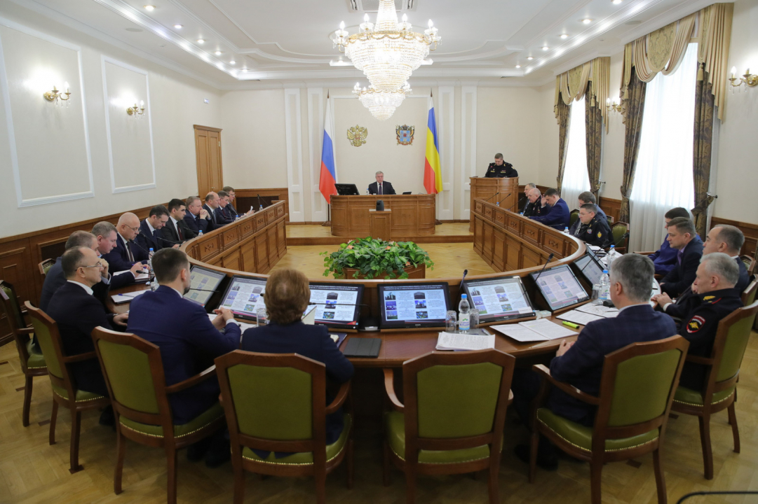 Губернатор Ростовской области провел заседание антитеррористической комиссии