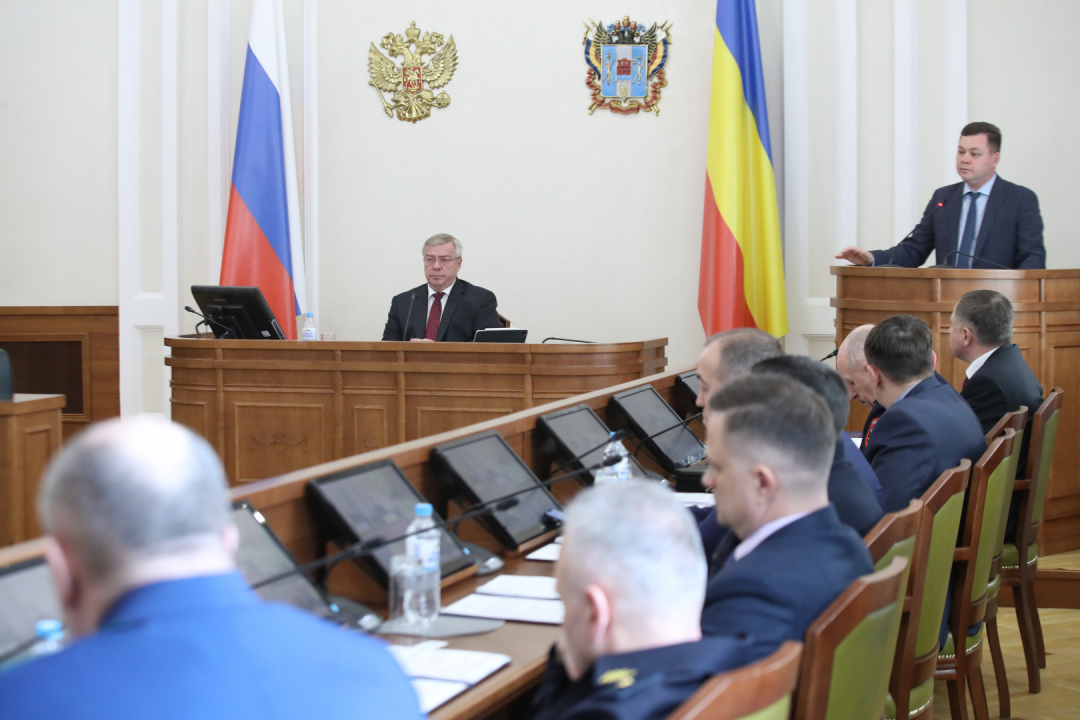 Губернатор потребовал усилить взаимодействие органов власти с правоохранительными структурами в дни предстоящих праздников