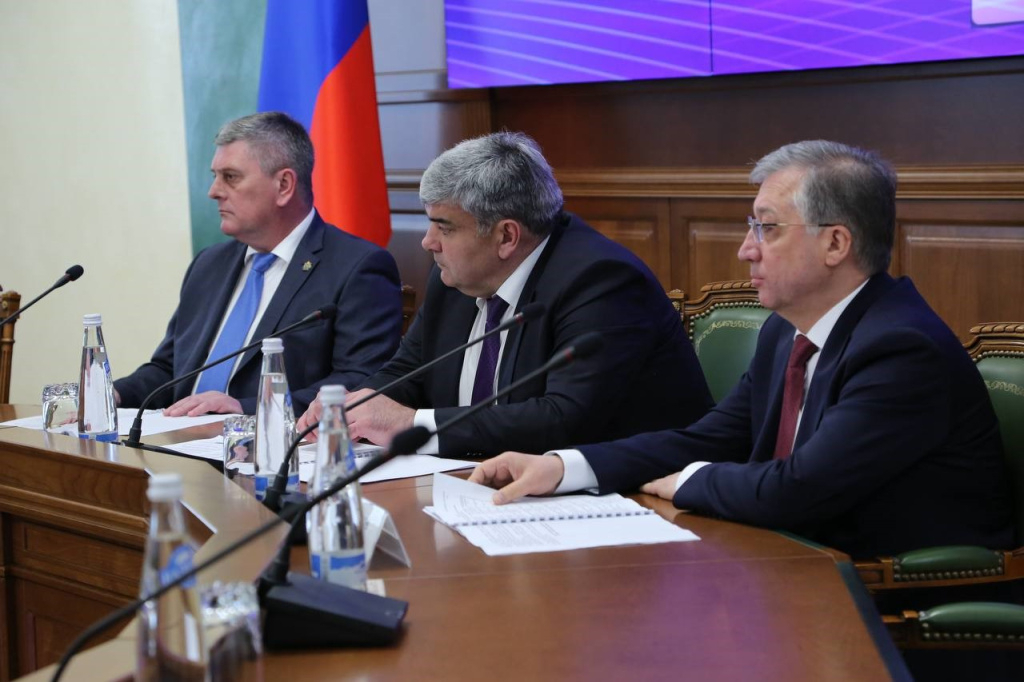 Глава Кабардино-Балкарии провел заседание антитеррористической комиссии и оперативного штаба региона