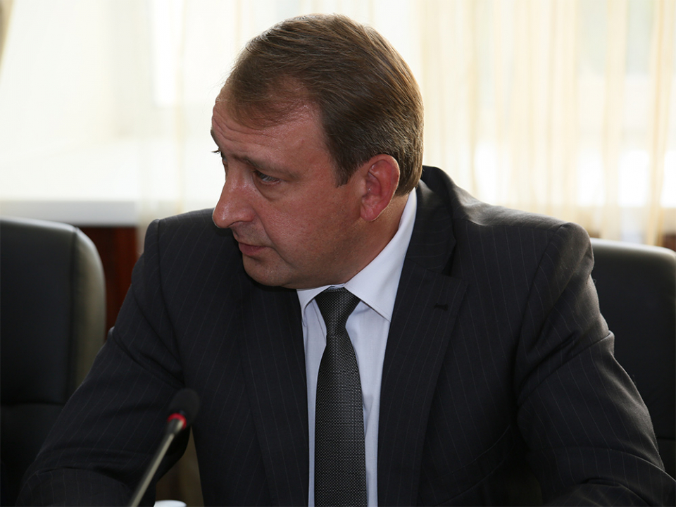 Выступает министр образования и науки РА А.В.Бондаренко 