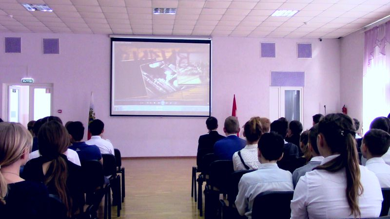 Севастопольские полицейские обсудили со школьниками вопросы профилактики экстремизма в сети «Интернет»
