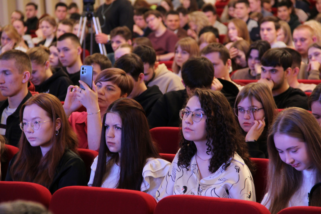 Предотвращение преступлений в молодежной среде обсудили федеральные эксперты и студенты Челябинской области