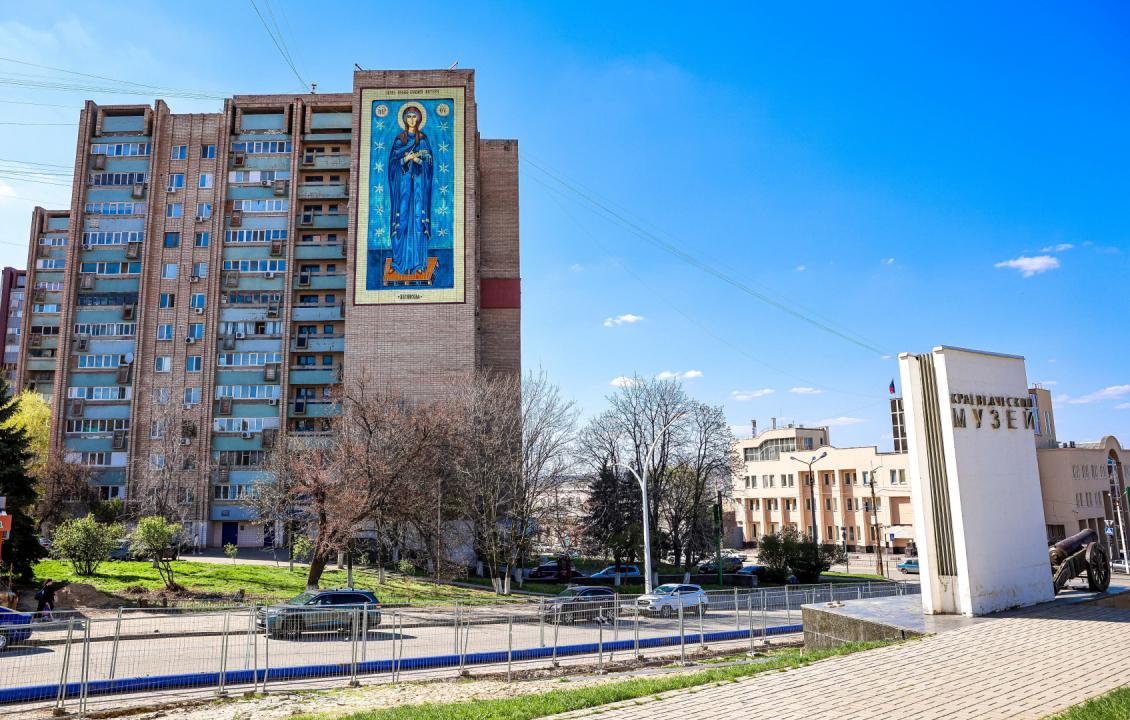 В столице Луганской Народной Республики появился мурал с изображением Богородицы