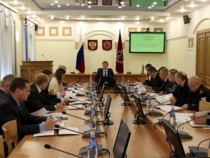 Вопросы обеспечения антитеррористической защищенности объектов образования обсудили в Алтайском крае