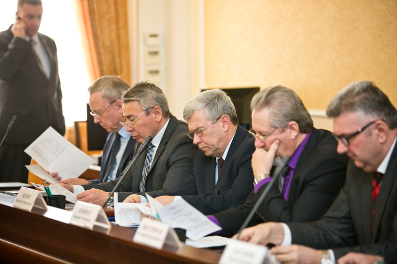 Юрий Берг провел очередное заседание антитеррористической комиссии в Оренбургской области