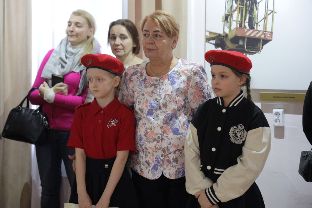 В Архангельске состоялось торжественное открытие выставки, посвященной подвигам участников СВО