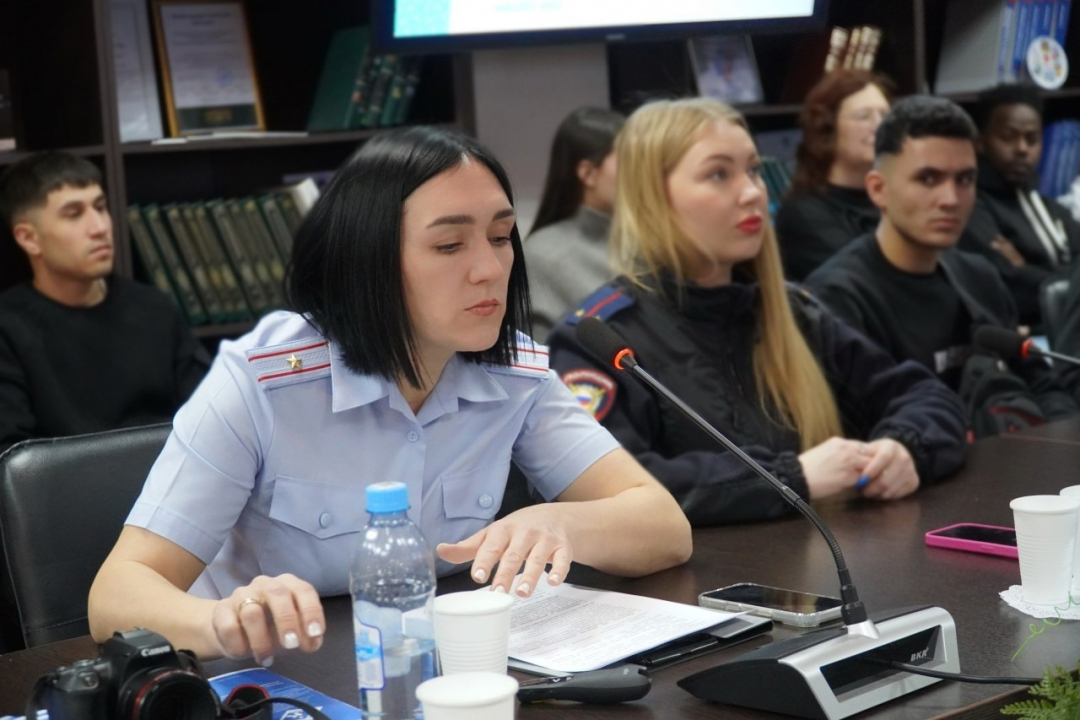 Координационным центром Курганского государственного университета проведена беседа с иностранными студентами 