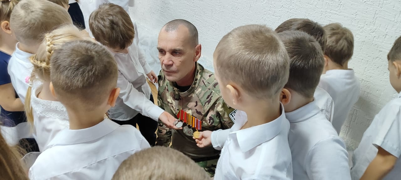 Встреча героя СВО с дошкольниками