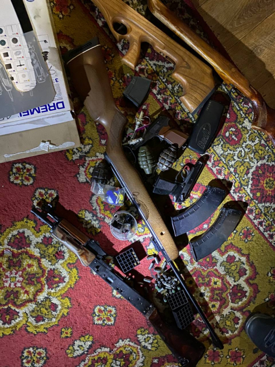 В Кемеровской области-Кузбассе вынесен приговор двум жителям региона, причастным к незаконному обороту оружия и боеприпасов