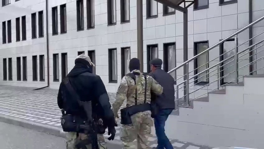 Принцип неотвратимости наказания в действии. В Карачаево-Черкесской Республике и Ставропольском крае задержаны двое бандитов.