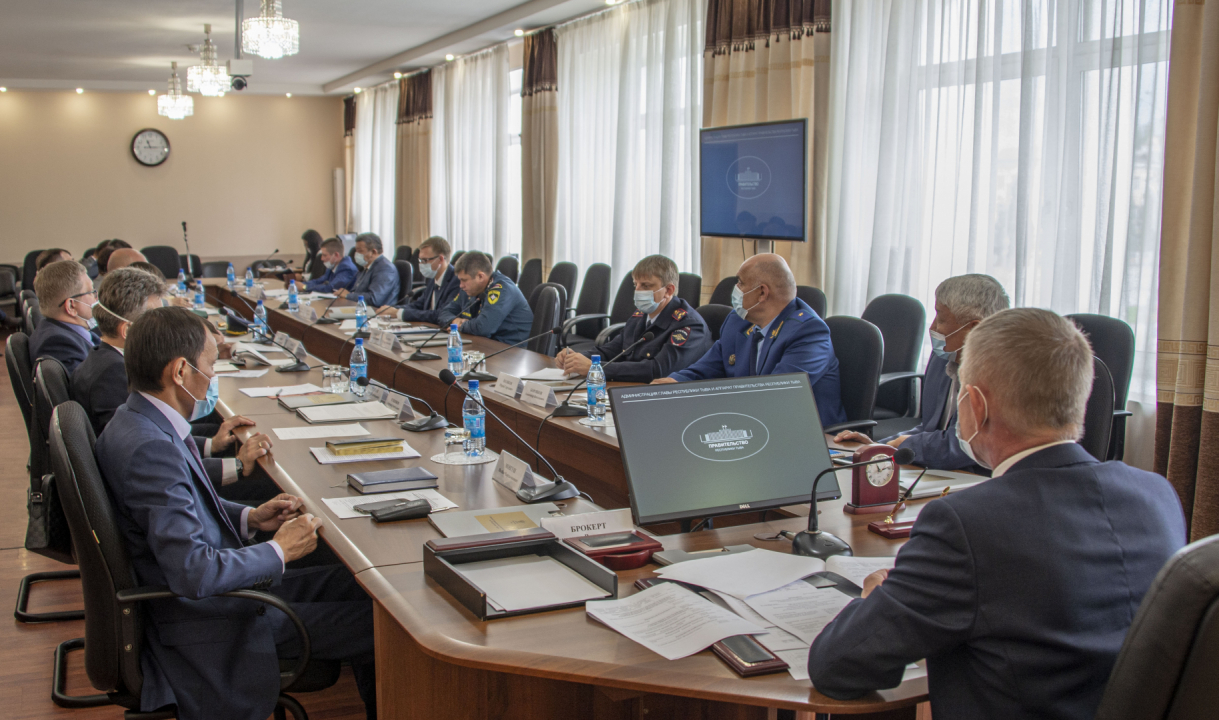 Совместное заседание антитеррористической комиссии
и оперативного штаба в Республике Тыва от 02 сентября 2020 года (общий план)
