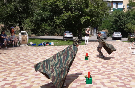 Школьники Советского района приняли участие в военно-спортивной игре