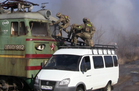 В Саратовской области проведено антитеррористическое командно учение на железнодорожном мосту через Волгу
