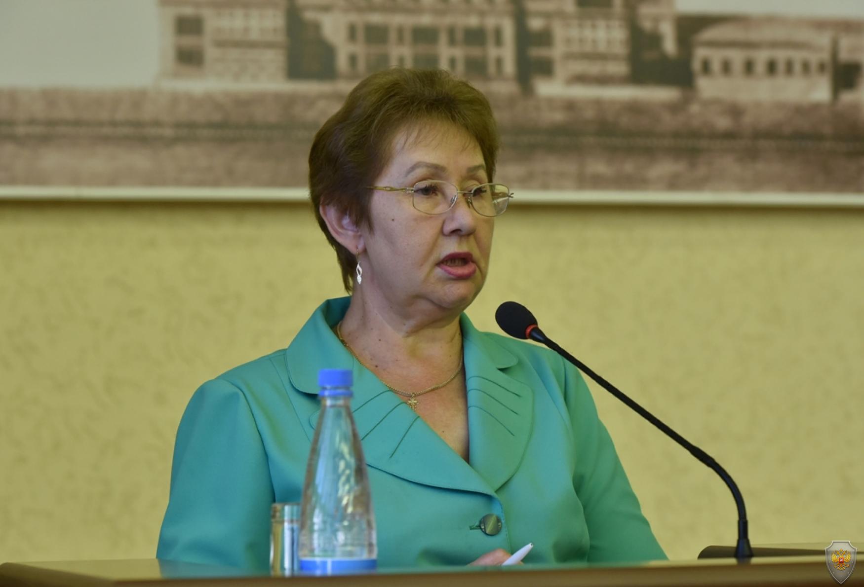 Доклад исполняющей обязанности министра образования и науки Удмуртской Республики Зои Витальевны Суворовой.