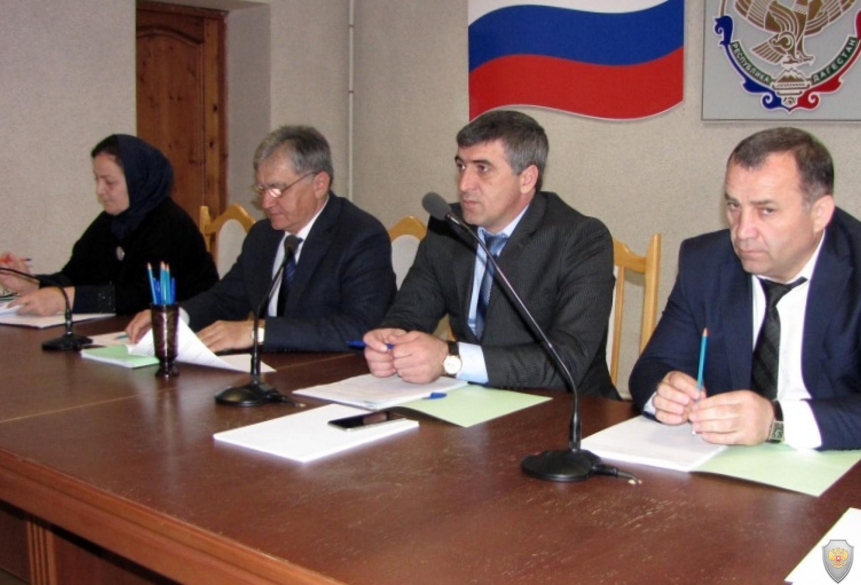 Состоялось заседание антитеррористической комиссии в Кумторкалинском районе