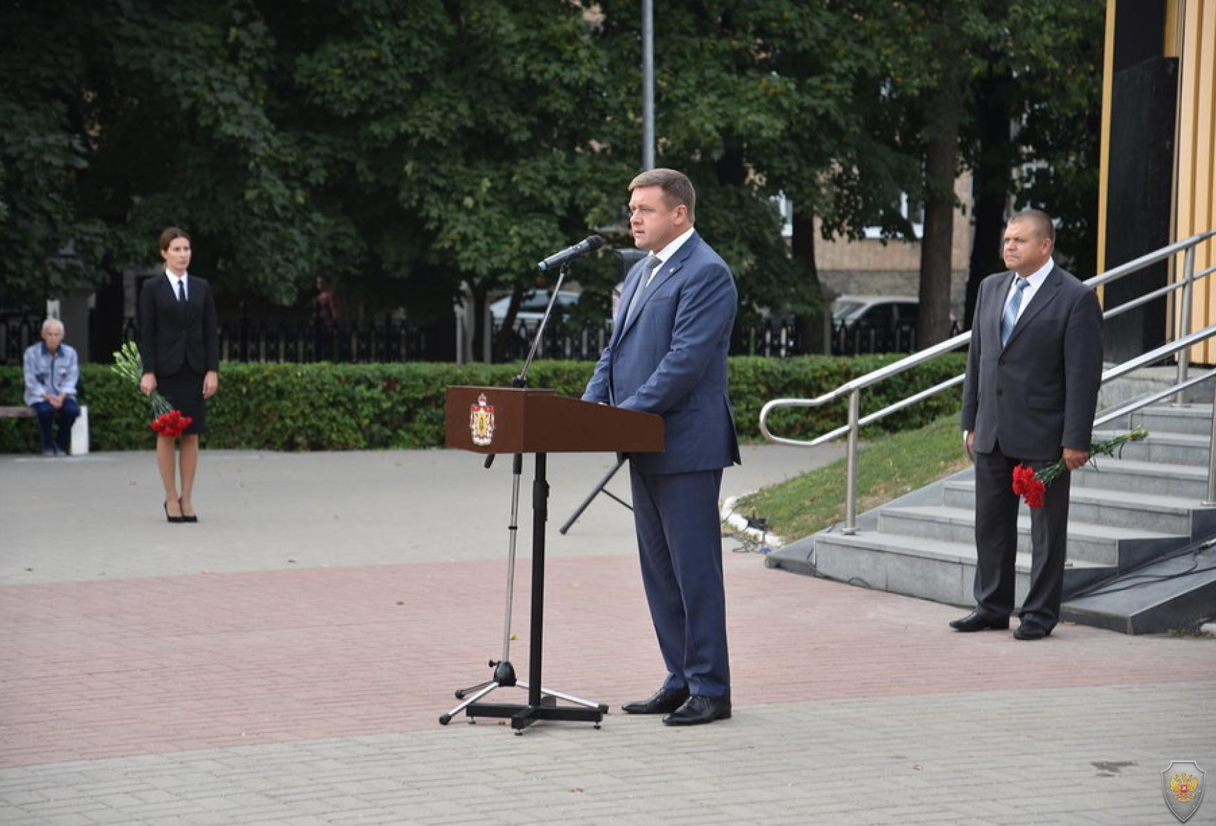 Губернатор Рязанской области Николай Любимов принял участие в памятной акции, посвященной Дню солидарности в борьбе с терроризмом