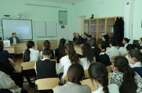 Школьникам Магарамкентского района рассказали о способах информационного противодействия идеологии терроризма
